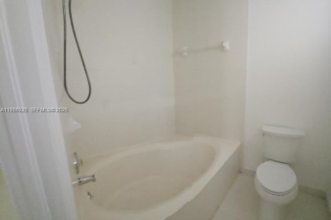 Villa ou maison à vendre à Miami, Floride: 4 chambres, 146.51 m2 № 2011916 - photo 7