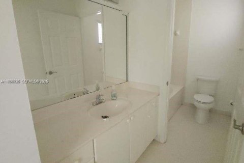 Villa ou maison à vendre à Miami, Floride: 4 chambres, 146.51 m2 № 2011916 - photo 8