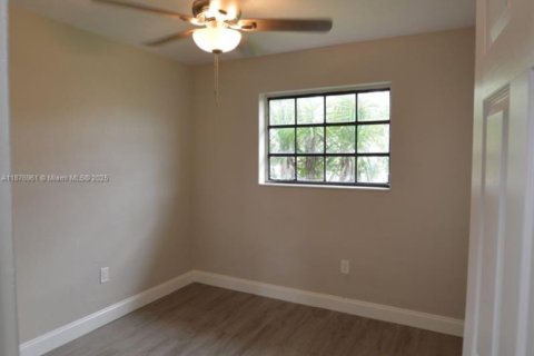Casa en venta en Miami Gardens, Florida, 3 dormitorios, 191.19 m2 № 1923770 - foto 20