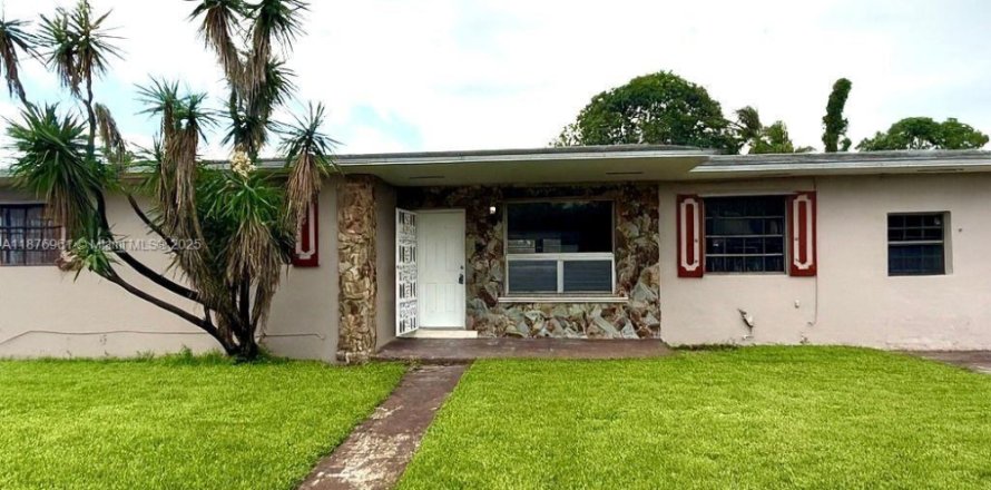 Casa en Miami Gardens, Florida 3 dormitorios, 191.19 m2 № 1923770