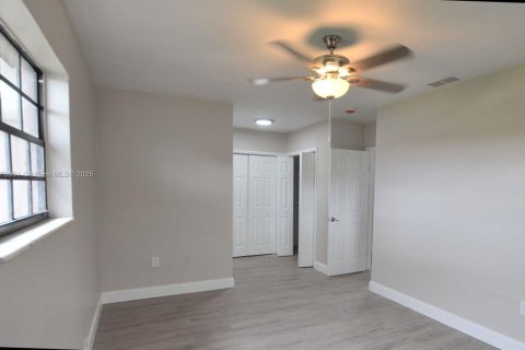 Casa en venta en Miami Gardens, Florida, 3 dormitorios, 191.19 m2 № 1923770 - foto 17