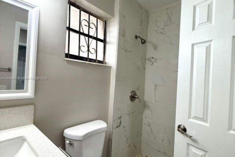 Casa en venta en Miami Gardens, Florida, 3 dormitorios, 191.19 m2 № 1923770 - foto 18