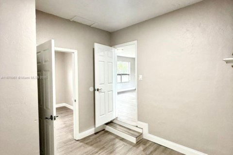 Casa en venta en Miami Gardens, Florida, 3 dormitorios, 191.19 m2 № 1923770 - foto 28