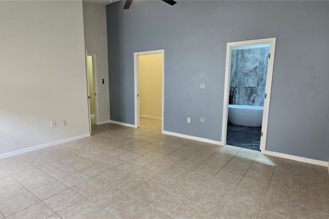House in Winter Garden, Florida 4 bedrooms, 173.45 sq.m. № 2104493 - photo 17