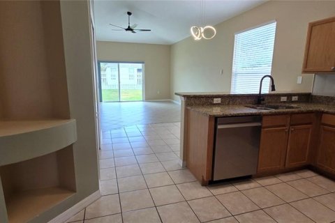 House in Winter Garden, Florida 4 bedrooms, 173.45 sq.m. № 2104493 - photo 8