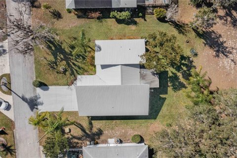 House in Haines City, Florida 2 bedrooms, 152.17 sq.m. № 2166642 - photo 6