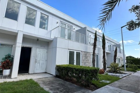 Adosado en alquiler en Homestead, Florida, 4 dormitorios, 142.6 m2 № 2030891 - foto 5