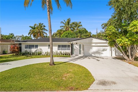 Снять в аренду виллу или дом в Форт-Лодердейл, Флорида 3 спальни, 167.78м2, № 2000578 - фото 3