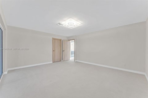 Снять в аренду виллу или дом в Форт-Лодердейл, Флорида 3 спальни, 167.78м2, № 2000578 - фото 16