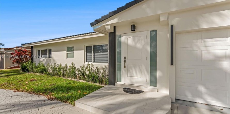 Дом в Форт-Лодердейл, Флорида 3 спальни, 167.78м2 № 2000578