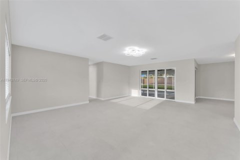 Снять в аренду виллу или дом в Форт-Лодердейл, Флорида 3 спальни, 167.78м2, № 2000578 - фото 7