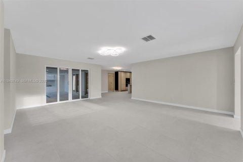 Снять в аренду виллу или дом в Форт-Лодердейл, Флорида 3 спальни, 167.78м2, № 2000578 - фото 6