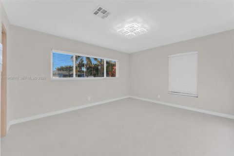 Снять в аренду виллу или дом в Форт-Лодердейл, Флорида 3 спальни, 167.78м2, № 2000578 - фото 19