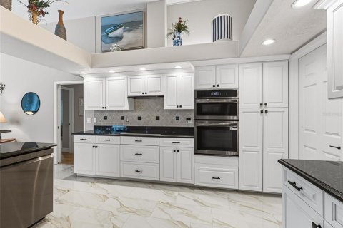 Villa ou maison à vendre à Odessa, Floride: 4 chambres, 261.52 m2 № 1905553 - photo 12