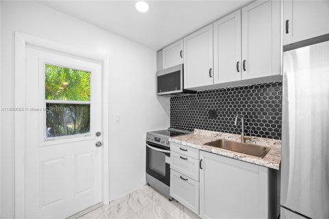 Appartement à louer à Hallandale Beach, Floride: 1 chambre, 65.03 m2 № 1939294 - photo 2