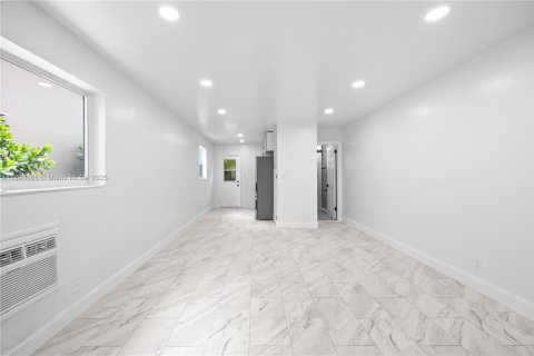 Appartement à louer à Hallandale Beach, Floride: 1 chambre, 65.03 m2 № 1939294 - photo 4