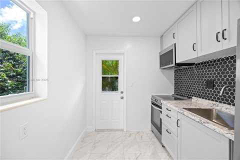 Appartement à louer à Hallandale Beach, Floride: 1 chambre, 65.03 m2 № 1939294 - photo 5