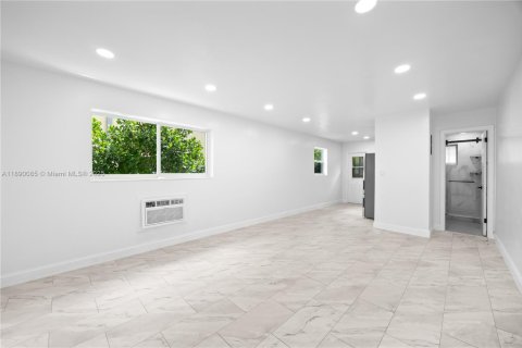 Appartement à louer à Hallandale Beach, Floride: 1 chambre, 65.03 m2 № 1939294 - photo 3