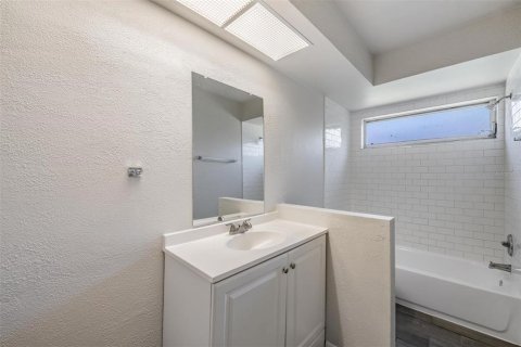 Casa en venta en Sarasota, Florida, 3 dormitorios, 149.94 m2 № 2105034 - foto 27