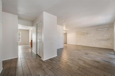 Casa en venta en Sarasota, Florida, 3 dormitorios, 149.94 m2 № 2105034 - foto 4