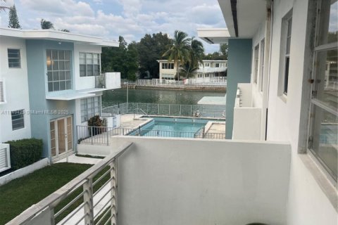 Condominio en alquiler en Miami Beach, Florida, 2 dormitorios, 107.58 m2 № 2088475 - foto 11
