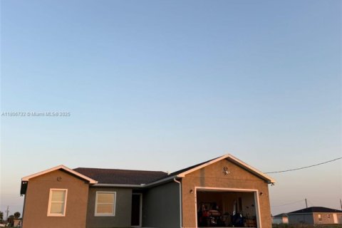House in LaBelle, Florida 4 bedrooms, 133.69 sq.m. № 1739502 - photo 6