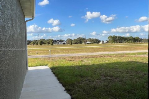 House in LaBelle, Florida 4 bedrooms, 133.69 sq.m. № 1739502 - photo 10