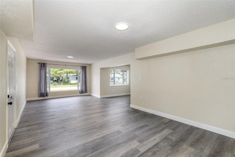 House in Rockledge, Florida 3 bedrooms, 164.62 sq.m. № 1629640 - photo 15