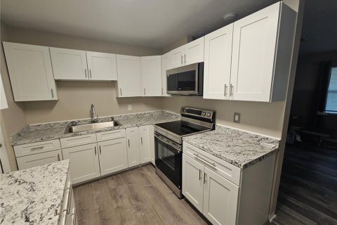 Casa en alquiler en Sebring, Florida, 2 dormitorios, 89.19 m2 № 2097231 - foto 2