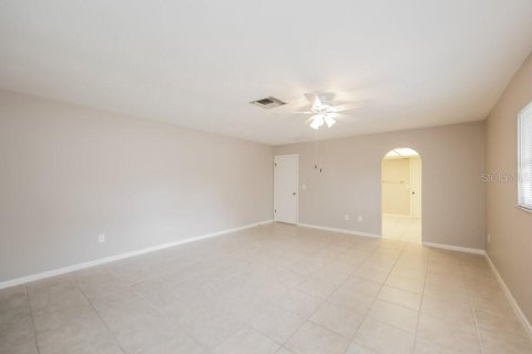 Casa en alquiler en Fort Myers, Florida, 5 dormitorios, 291.99 m2 № 1918005 - foto 10