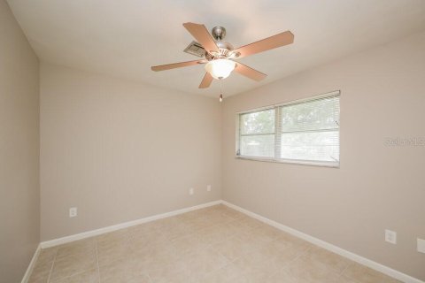 Casa en alquiler en Fort Myers, Florida, 5 dormitorios, 291.99 m2 № 1918005 - foto 14