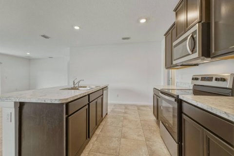 House in Port St. Lucie, Florida 4 bedrooms, 178 sq.m. № 2250873 - photo 7