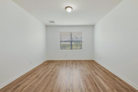 House in Port St. Lucie, Florida 4 bedrooms, 178 sq.m. № 2250873 - photo 19