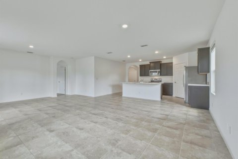 House in Port St. Lucie, Florida 4 bedrooms, 178 sq.m. № 2250873 - photo 10