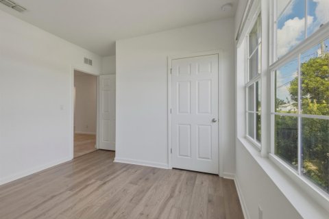 House in Port St. Lucie, Florida 4 bedrooms, 178 sq.m. № 2250873 - photo 26