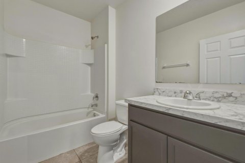 House in Port St. Lucie, Florida 4 bedrooms, 178 sq.m. № 2250873 - photo 27