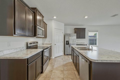House in Port St. Lucie, Florida 4 bedrooms, 178 sq.m. № 2250873 - photo 5
