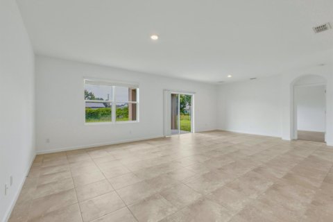 House in Port St. Lucie, Florida 4 bedrooms, 178 sq.m. № 2250873 - photo 13