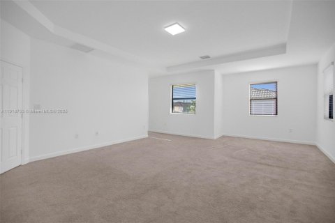 Casa en alquiler en Hialeah, Florida, 5 dormitorios, 308.06 m2 № 1972775 - foto 22