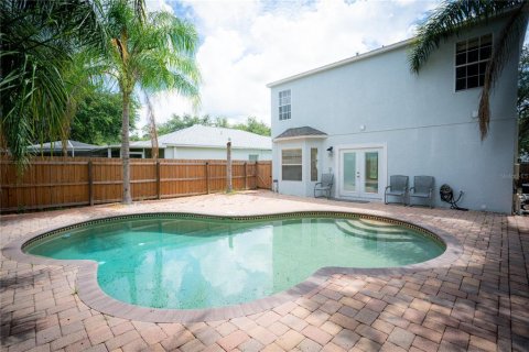 House in Tampa, Florida 4 bedrooms, 139.54 sq.m. № 2212680 - photo 6
