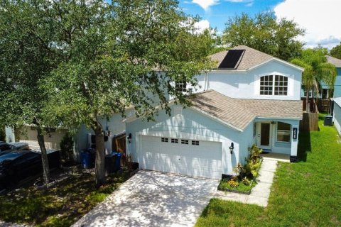 House in Tampa, Florida 4 bedrooms, 139.54 sq.m. № 2212680 - photo 3