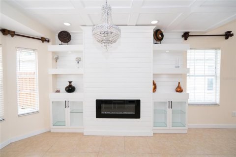 House in Tampa, Florida 4 bedrooms, 139.54 sq.m. № 2212680 - photo 20