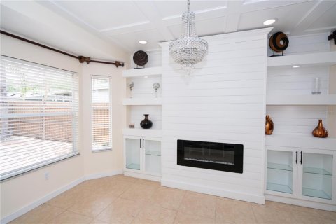House in Tampa, Florida 4 bedrooms, 139.54 sq.m. № 2212680 - photo 21