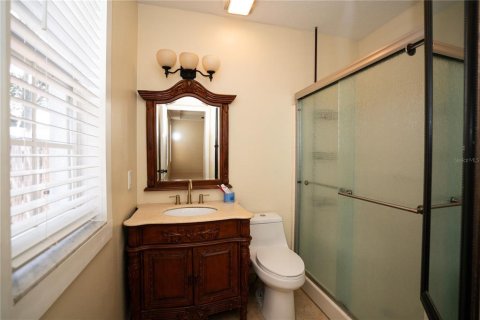 House in Tampa, Florida 4 bedrooms, 139.54 sq.m. № 2212680 - photo 27