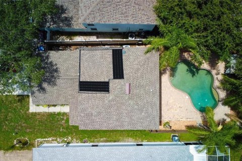 House in Tampa, Florida 4 bedrooms, 139.54 sq.m. № 2212680 - photo 4