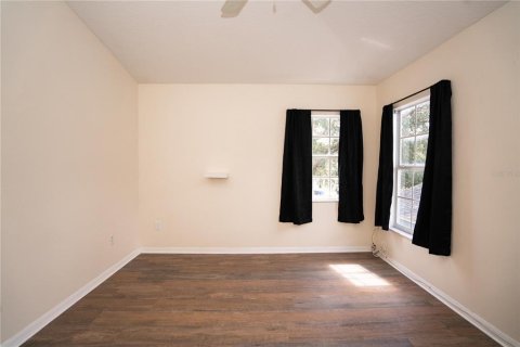 House in Tampa, Florida 4 bedrooms, 139.54 sq.m. № 2212680 - photo 28