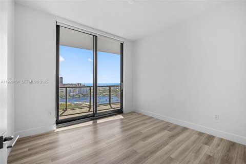 Appartement à louer à Hallandale Beach, Floride: 3 chambres, 155.52 m2 № 1977462 - photo 23