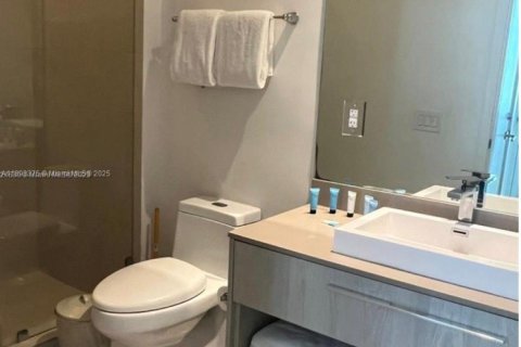 Condominio en alquiler en Hollywood, Florida, 1 dormitorio, 65.12 m2 № 1949970 - foto 10