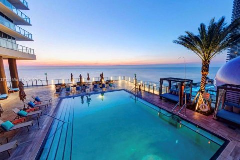 Condominio en alquiler en Hollywood, Florida, 1 dormitorio, 65.12 m2 № 1949970 - foto 15