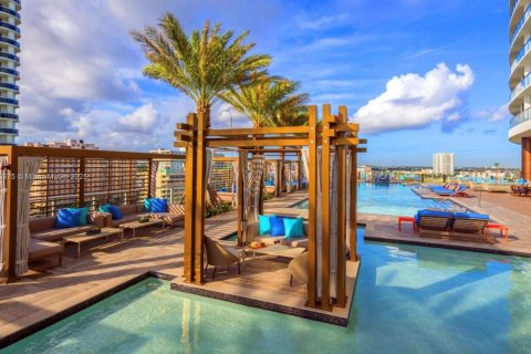 Condominio en alquiler en Hollywood, Florida, 1 dormitorio, 65.12 m2 № 1949970 - foto 18